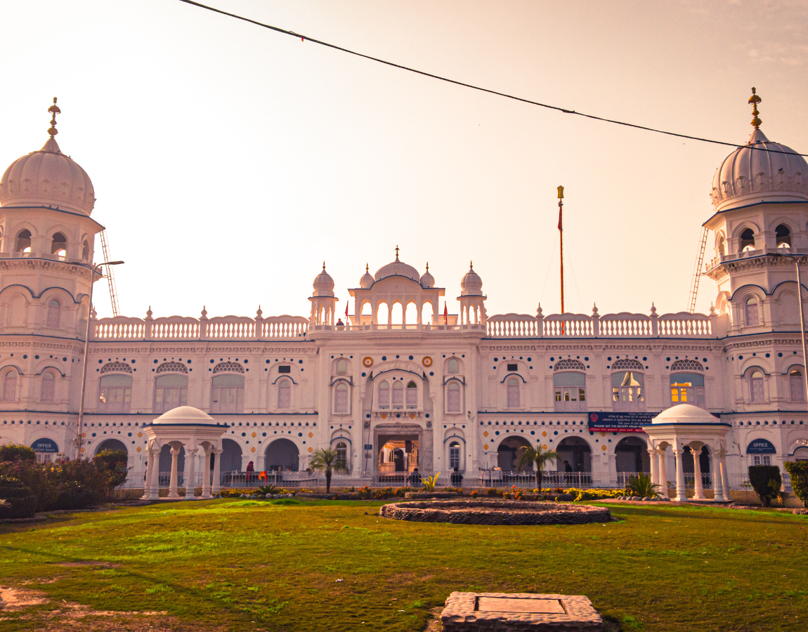 Pakistan Gurdwara tour from Canada
